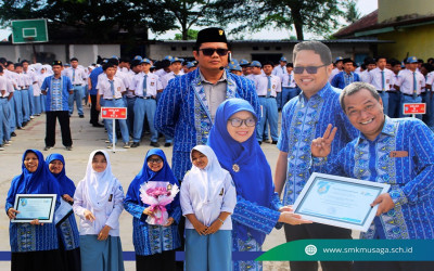 SMK Muhammadiyah 1 Purbalingga Rayakan Hari Guru Nasional 2025 dengan Upacara Khidmat dan Pemberian Penghargaan